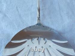 International Sterling Brocade TOMATO SERVER 7 3/4 Silver Silverware Flatware