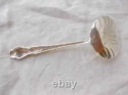 International Sterling Brocade TOMATO SERVER 7 3/4 Silver Silverware Flatware